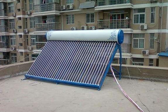 太陽能熱水器占空間太大,同樣節能的空氣能設備可以取代它么?